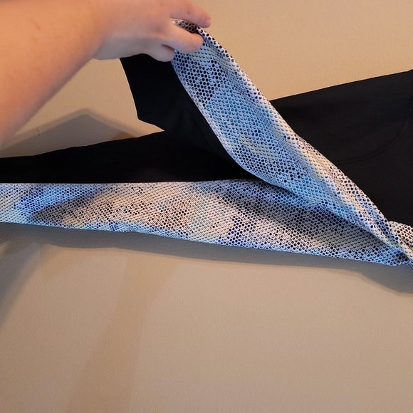 Under Armour Capri Leggings - Picture 9 of 10